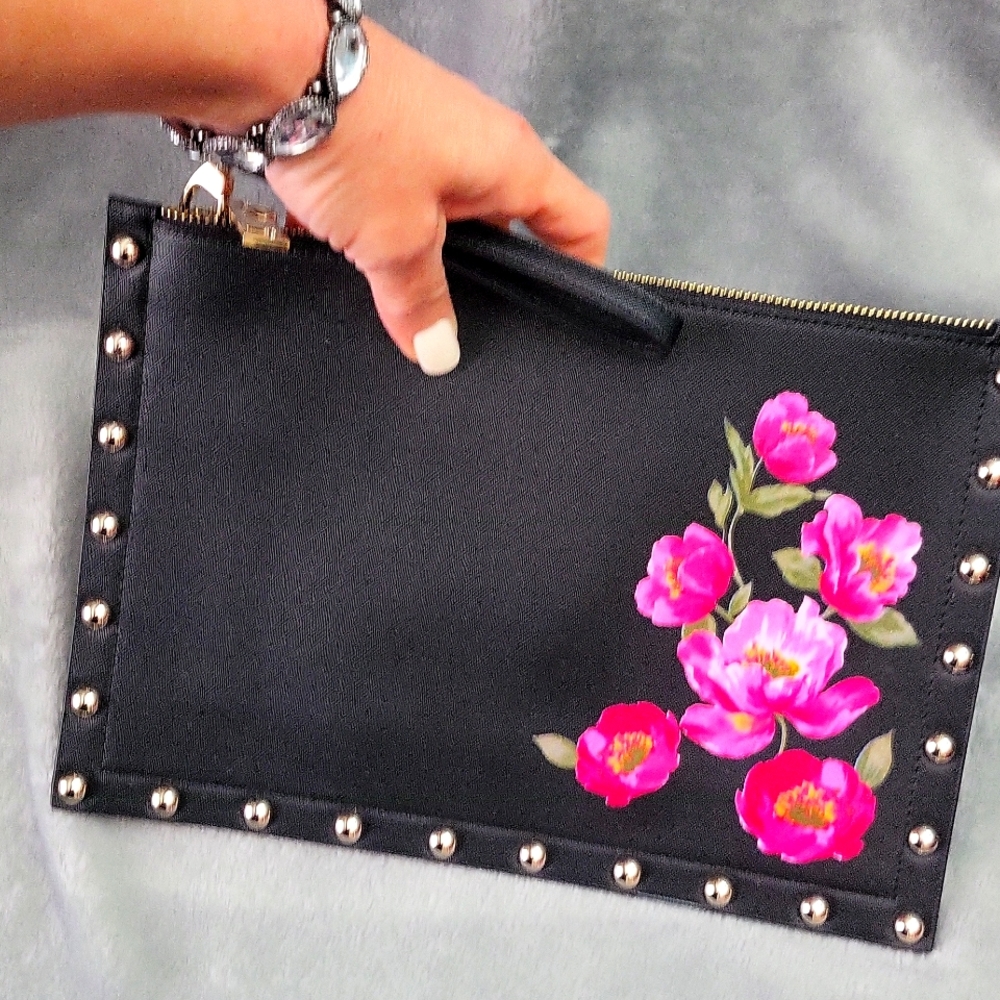 White House Black market Floral clutch - Picture 1 of 7